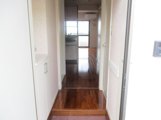 【玄関】 | ヴィラシャンティ | ※写真は別のお部屋になります。