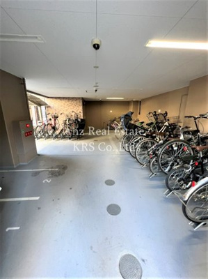 【その他】 | リーガル岡崎橋 | 屋内駐輪場です！雨風から自転車を守ります！