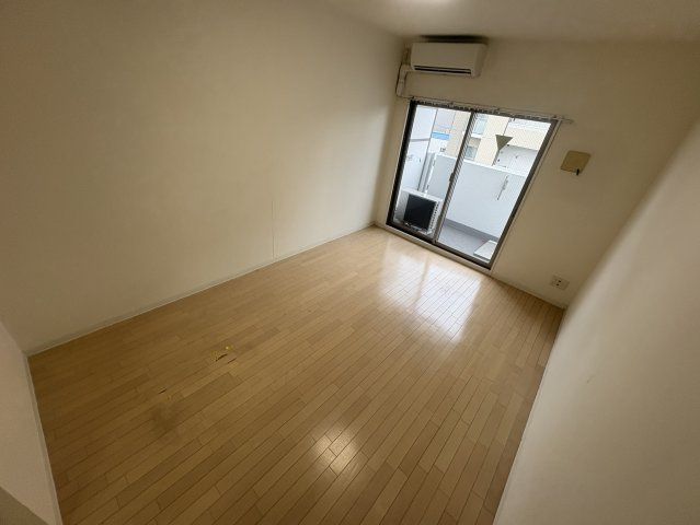 レジュールアッシュ江坂の居間・リビング