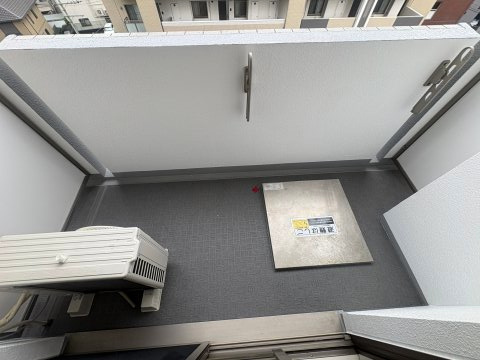 レジュールアッシュ江坂のバルコニー
