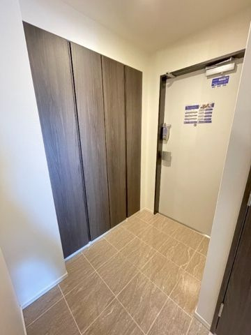 レジディア中目黒Ⅲの玄関