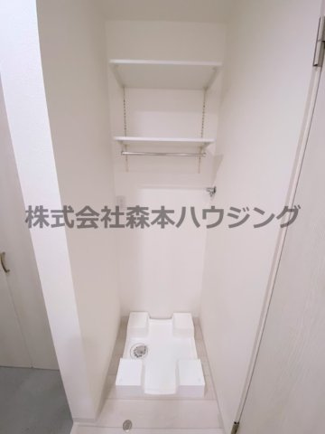 【設備】 | 　スリール萱島東 | 室内洗濯機置き場です