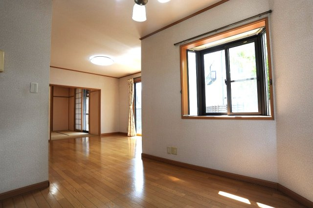 安茂里小市3丁目　中古住宅のキッチン