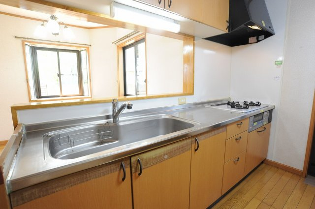 安茂里小市3丁目　中古住宅のキッチン