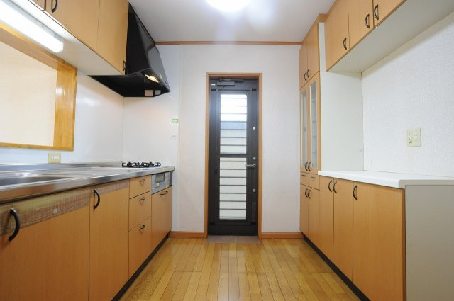 安茂里小市3丁目　中古住宅のキッチン