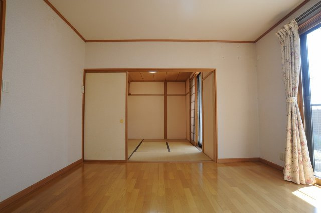 安茂里小市3丁目　中古住宅の居間・リビング
