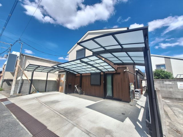 柏原市本郷貸店舗の駐車場