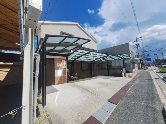 柏原市本郷貸店舗の外観