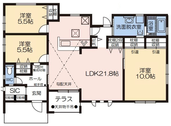 【間取り】 | 北群馬郡榛東村広馬場　平屋　新築住宅　 | 勾配天井で開放感あふれる21.8帖のLDKに、天井物干し付きのテラスを配置。SICや各居室の豊富な収納に加え、使い勝手の良い水回り動線を備えた、ゆとりある快適な平屋の間取りです。