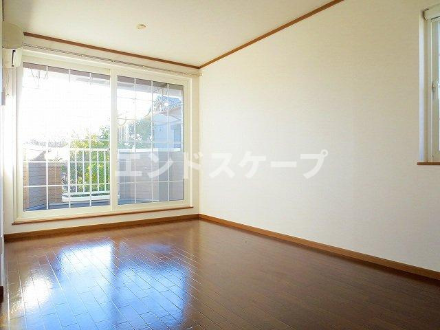 ブルーメンガルテンＢの居間・リビング|高崎、前橋のお部屋探しはエンドスケープまで！お客様の理想お聞かせ下さい♪
