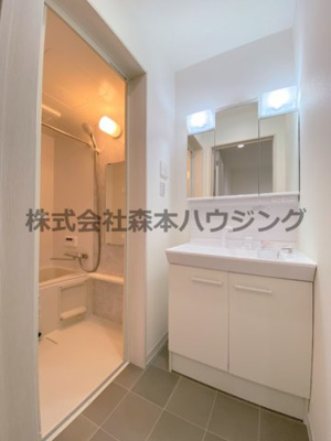 【洗面所】 | 　スリール萱島東 | 使いやすい洗面所です