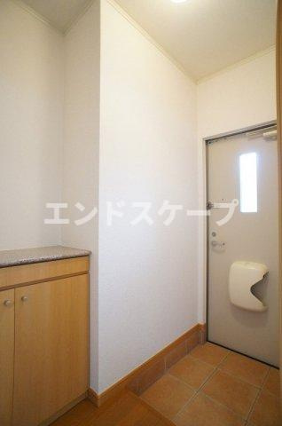 カルム・ド・パルクの玄関|高崎、前橋のお部屋探しはエンドスケープまで！お客様の理想お聞かせ下さい♪