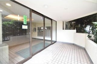 中銀高輪マンシオンのエントランス