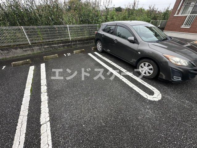 ウィングスＢの駐車場|高崎、前橋のお部屋探しはエンドスケープまで！お客様の理想お聞かせ下さい♪