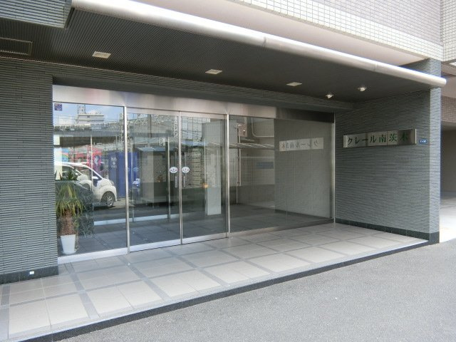 クレール南茨木のエントランス