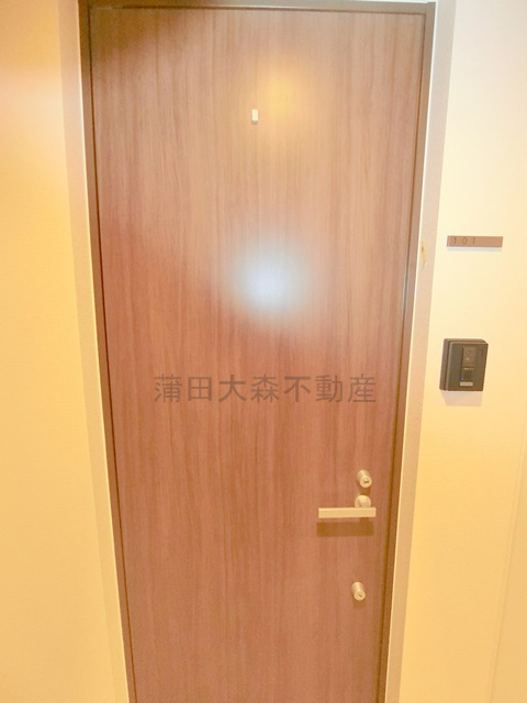 プルナス蒲田の玄関