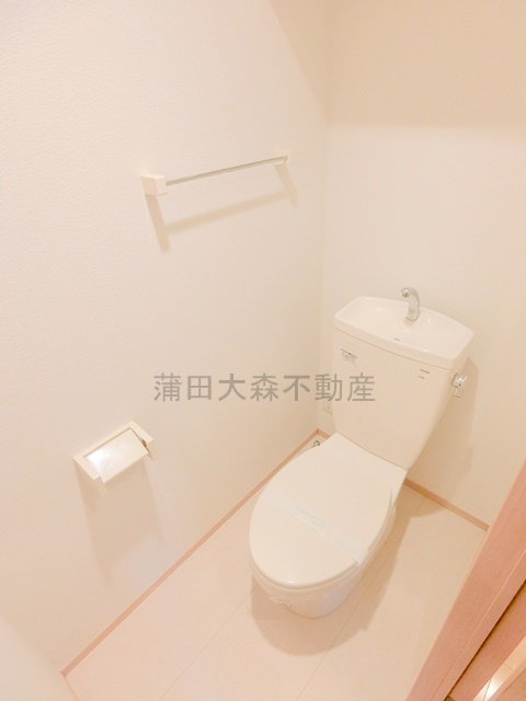 カーサクレドのトイレ|トイレ　棚付き