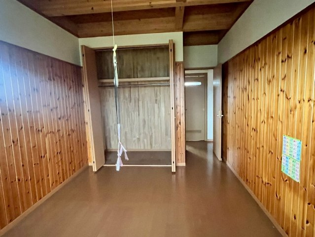琴浦町松谷貸家の洋室