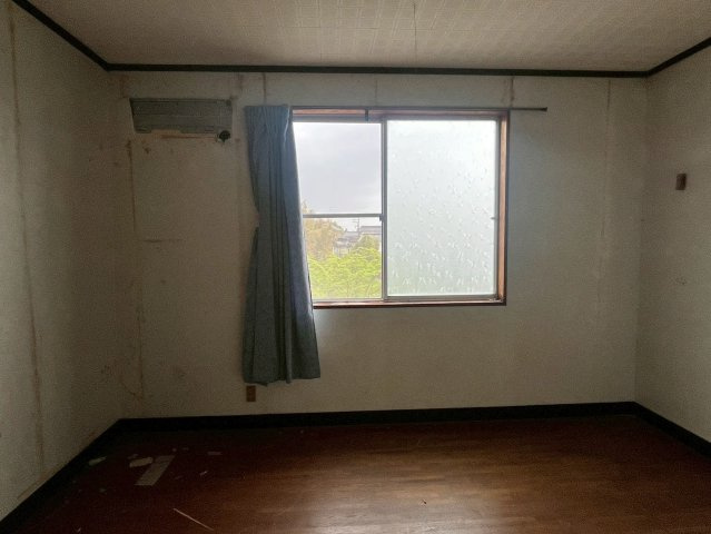 琴浦町松谷貸家の洋室
