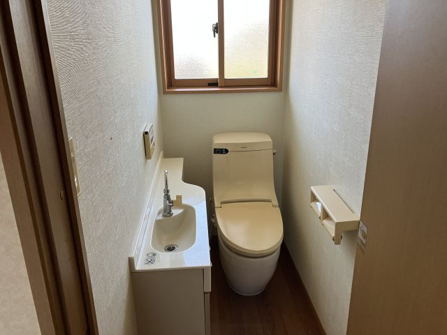 琴浦町松谷貸家のトイレ