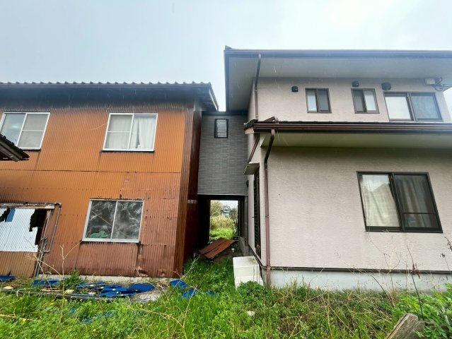 琴浦町松谷貸家の外観