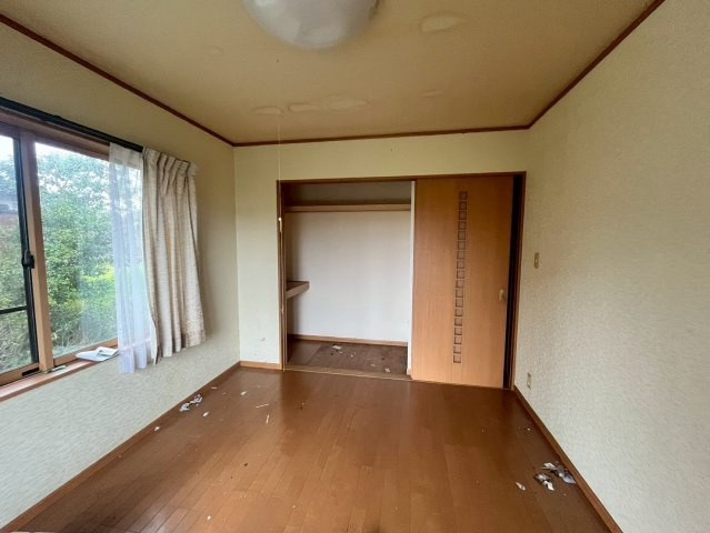 琴浦町松谷貸家の洋室