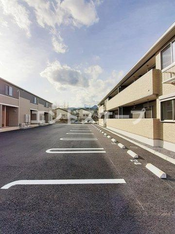 ロイヤル　ホース　Ｂの駐車場|高崎、前橋のお部屋探しはエンドスケープまで！お客様の理想お聞かせ下さい♪