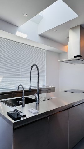 Private Retreat in Kamakura.週末は稲村ガ崎に帰るのキッチン