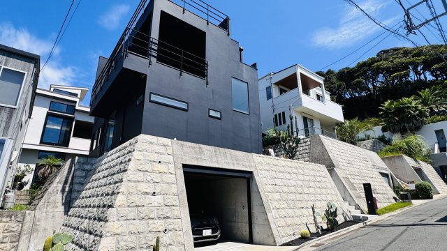 Private Retreat in Kamakura.週末は稲村ガ崎に帰るの外観