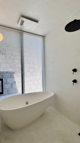 Private Retreat in Kamakura.週末は稲村ガ崎に帰るの浴室