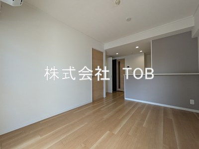【居間・リビング】 | ＰＡＲＫ ＭＯＤＥＲＮ つつじヶ丘 | リビング10.6帖
