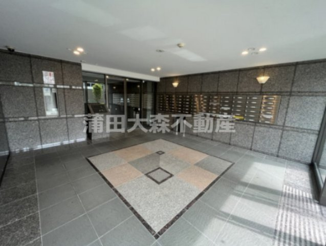 ルーブル多摩川七番館のエントランス