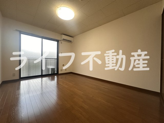 プレジール加納の居間・リビング|使いやすいリビングです