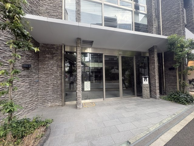フォレステージュ江坂公園のエントランス