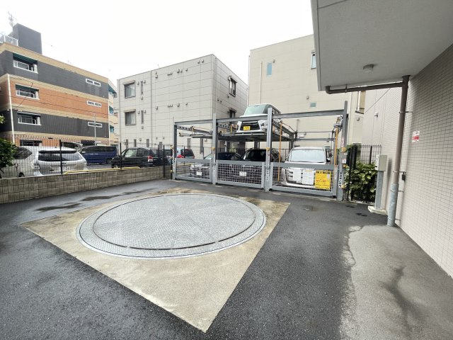 サンクレイドル平井の駐車場