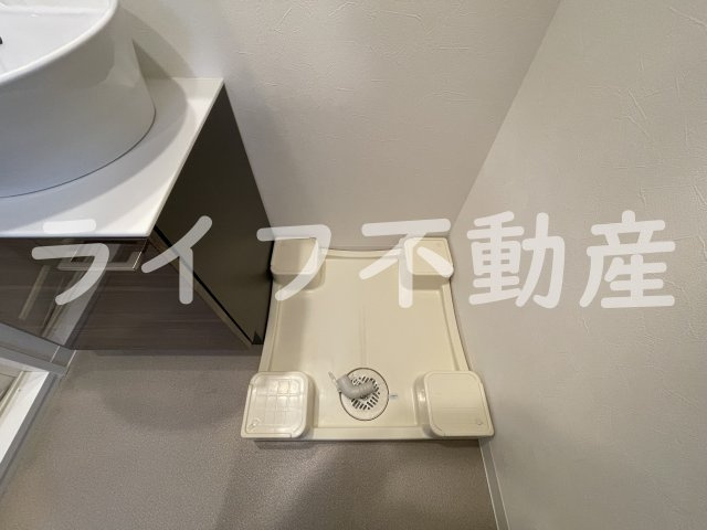 エスリード大阪CENTRAL　AVENUEの洗面所|ゆったりとスペースのある洗面所