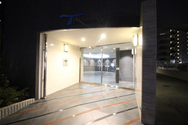 【エントランス】 | SERENiTE北浜