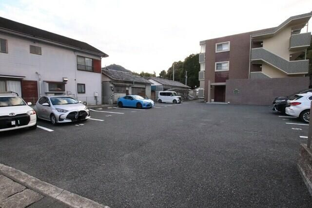 アンソレイユ　ルーナの駐車場