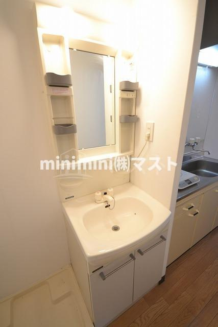 大阪市西区江戸堀１丁目の賃貸マンションの洗面所