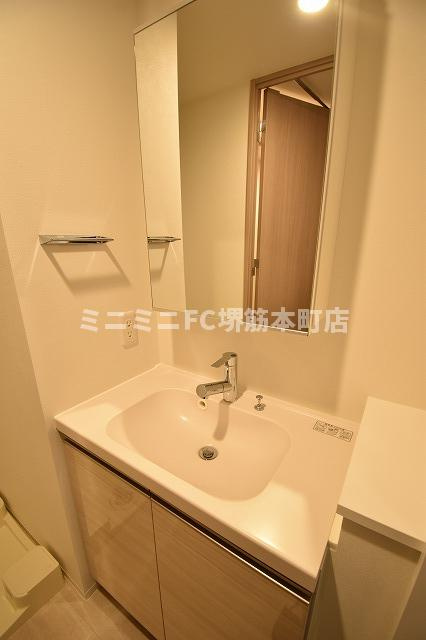 大阪市中央区北久宝寺町１丁目の賃貸マンションの洗面所