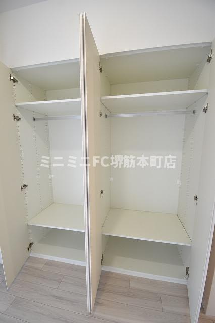 大阪市中央区北久宝寺町１丁目の賃貸マンションの収納