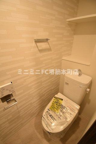 大阪市中央区北久宝寺町１丁目の賃貸マンションのトイレ