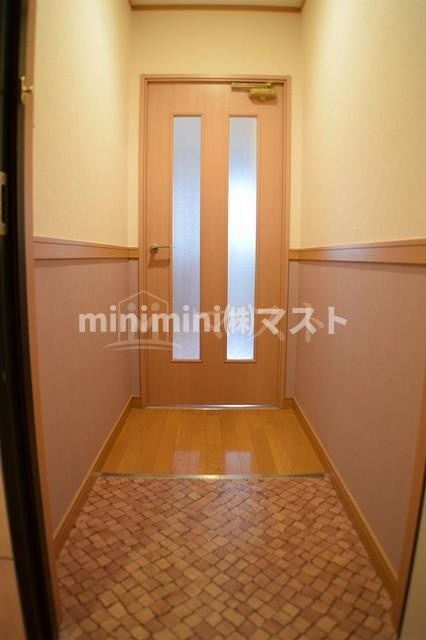大阪市中央区島之内２丁目の賃貸マンションの玄関