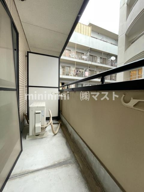 大阪市中央区島之内２丁目の賃貸マンションのバルコニー