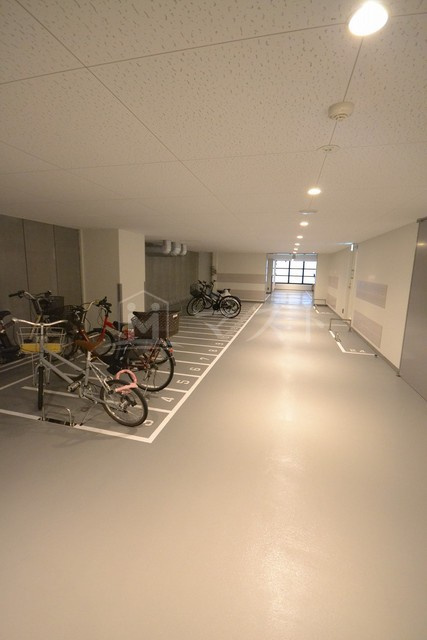 大阪市中央区西心斎橋１丁目の賃貸マンションのその他|駐輪場：奥にも置き場があります