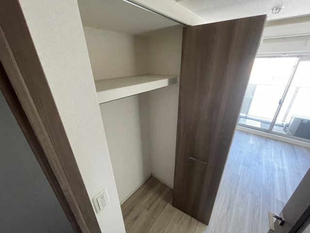 プレサンスKOBEシフォンの収納|同物件別部屋写真