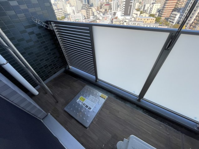 プレサンスKOBEシフォンのバルコニー|同物件別部屋写真