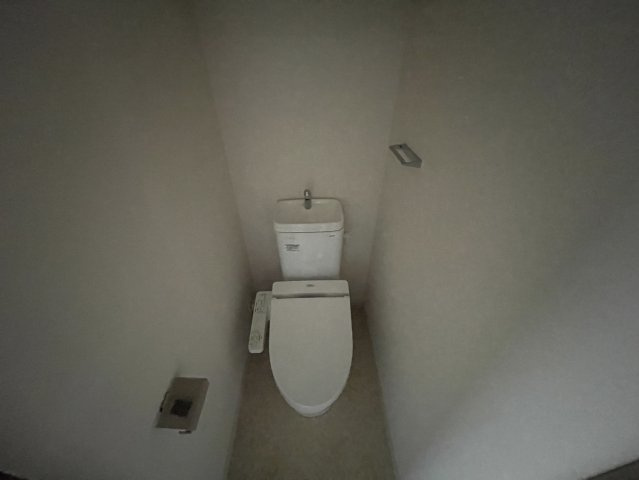 プレサンスKOBEシフォンのトイレ|同物件別部屋写真