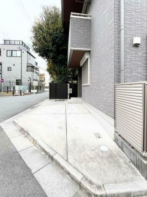 ミラ・アルーアのエントランス