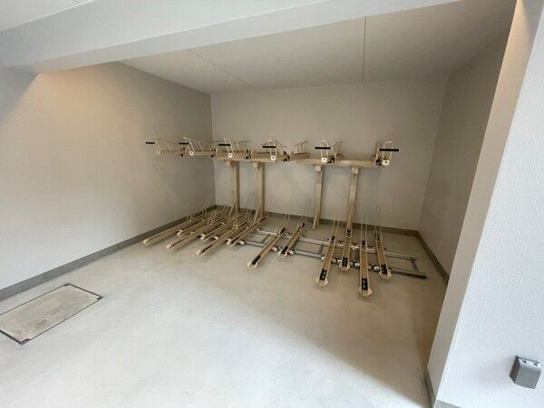 アイルプレミアム向島の設備|駐輪場